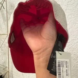 Gucci | Accessories | Gucci Unisex Red And White Designer  display picture 2